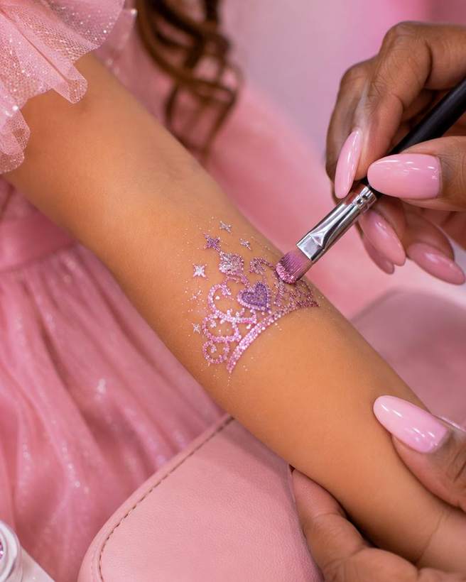 Sparkle & tattoo bar